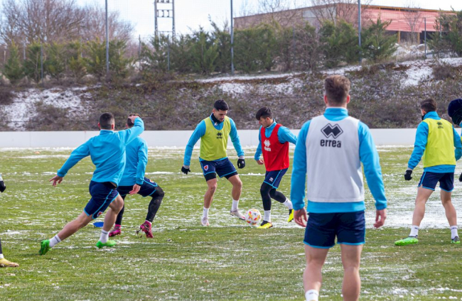 El CD Numancia prepara el choque ante la SD Amorebieta. MARIO TEJEDOR (15)