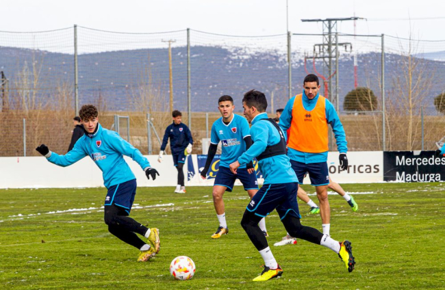 El CD Numancia prepara el choque ante la SD Amorebieta. MARIO TEJEDOR (40)