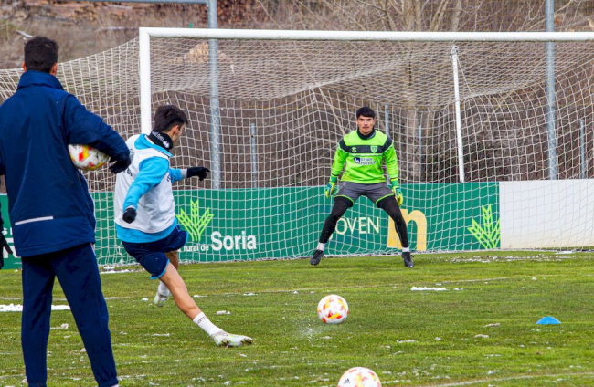 El CD Numancia prepara el choque ante la SD Amorebieta. MARIO TEJEDOR (41)