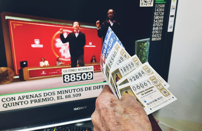 Fotos de las celebraciones en Soria por la Lotería de Navidad. MARIO TEJEDOR (1)