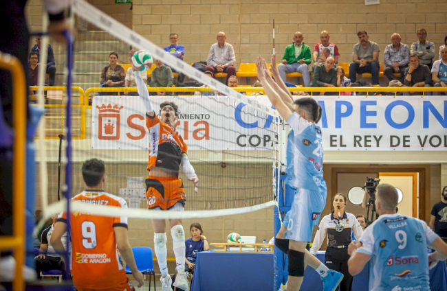 El Río Duero Voley vence a Teruel y se mete a la final. MARIO TEJEDOR (54)