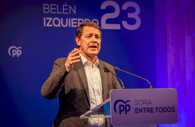 Fernández Mañueco en su visita a Soria. MARIO TEJEDOR (44)