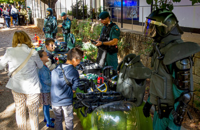 La Guardia Civil exhibe sus dispositivos en la Dehesa. MARIO TEJEDOR (5)