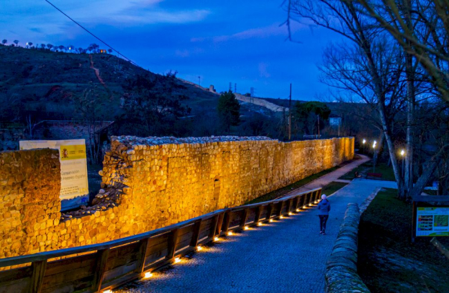 La muralla en su tramo junto al Duero. MARIO TEJEDOR (5)