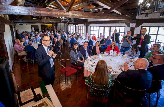 Despedida del coronel Andrés Velarde. MARIO TEJEDOR