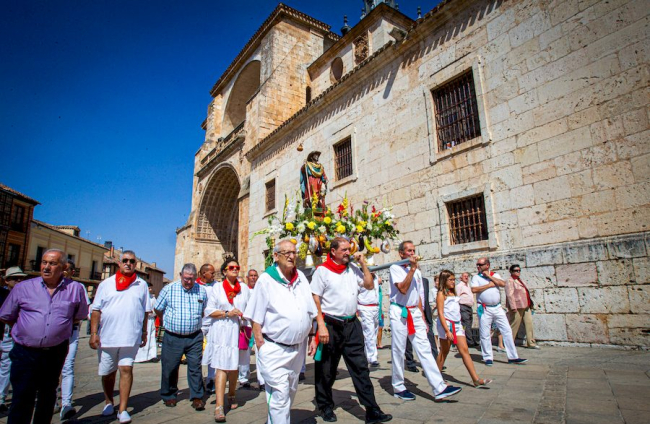 Procesión de San Roque en las fiestas de El Burgo de Osma - MARIO TEJEDOR (8)