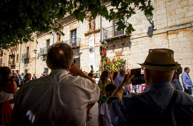 Procesión de San Roque en las fiestas de El Burgo de Osma - MARIO TEJEDOR (23)