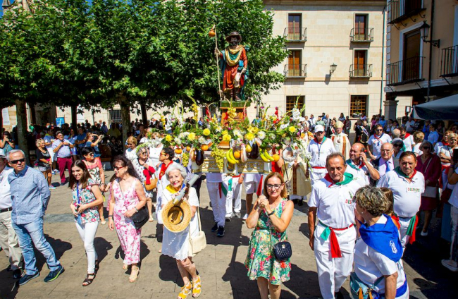 Procesión de San Roque en las fiestas de El Burgo de Osma - MARIO TEJEDOR (24)