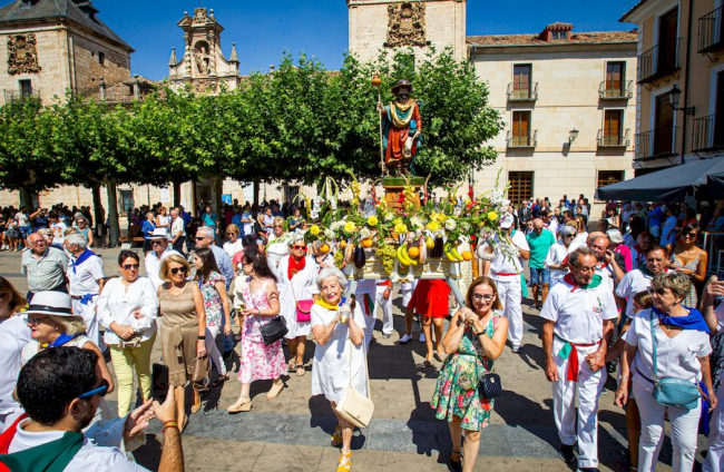 Procesión de San Roque en las fiestas de El Burgo de Osma - MARIO TEJEDOR (25)