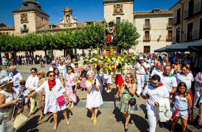 Procesión de San Roque en las fiestas de El Burgo de Osma - MARIO TEJEDOR (26)