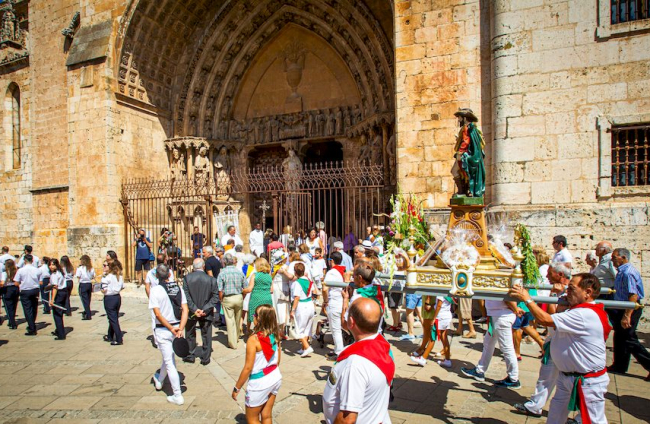Procesión de San Roque en las fiestas de El Burgo de Osma - MARIO TEJEDOR (50)