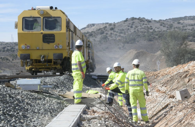 Obras de la renovación de la línea de ferrocarril para el tren Soria-Torralba-Madrid. HDS