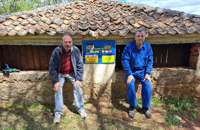 <h4 id="subTitulo">Quintanas Rubias de Arriba es una pequeña localidad de Soria, con tres habitantes, que acoge la iniciativa Huerto Poeta y reúne a escritores de Soria, Burgos y Madrid</h4>

<p> </p>

<p>FOTOS: ICAL</p>
