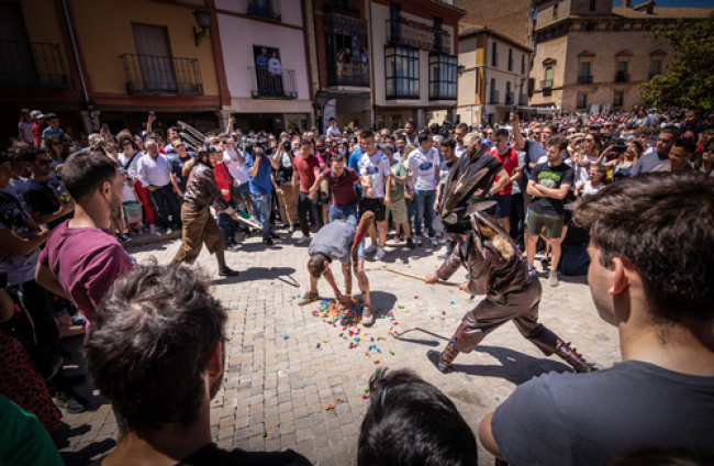 Los zarrones en las fiestas de San Pascual Bailón de Almazán de 2022. GONZALO MONTESEGURO