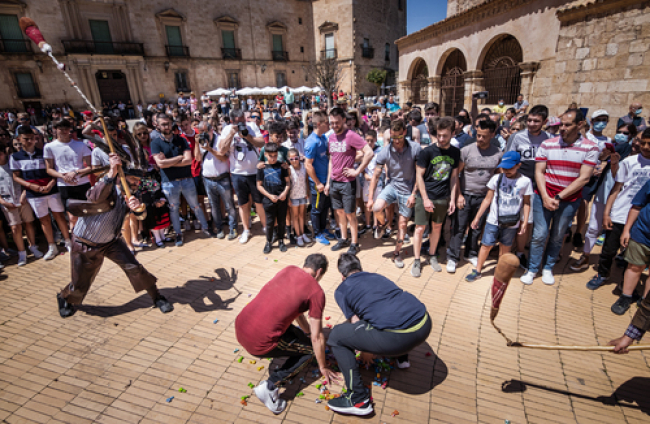 Los zarrones en las fiestas de San Pascual Bailón de Almazán de 2022. GONZALO MONTESEGURO