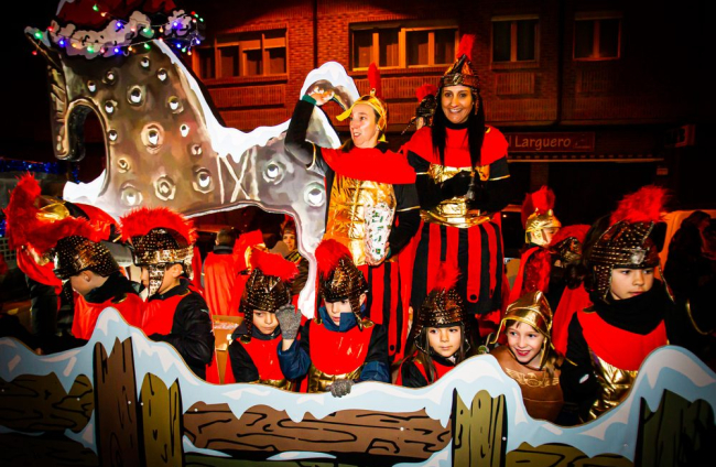 Cabalgata de los Reyes Magos en Soria. MARIO TEJEDOR (10)