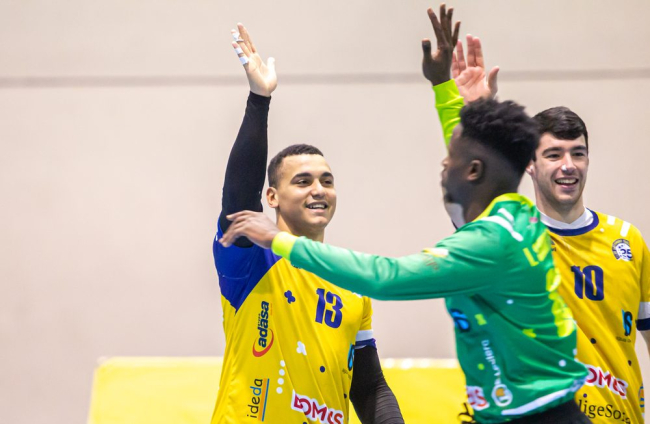 Balonmano Soria vs Balonmano Torrelavega. MARIO TEJEDOR (5)