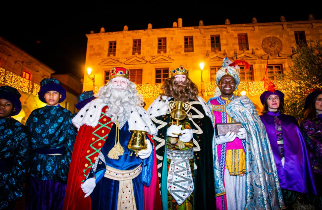 Cabalgata de los Reyes Magos en Soria. MARIO TEJEDOR (100)