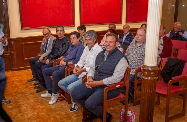 Trofeo a la torería para Rubén Sanz. MARIO TEJEDOR