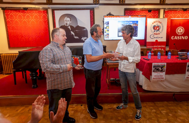 Trofeo a la torería para Rubén Sanz. MARIO TEJEDOR
