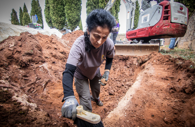 Trabajos de búsqueda de restos de asesinados y enterrados en el cementerio de Las Casas en la Guerra Civil.-GONZALO MONTESEGURO