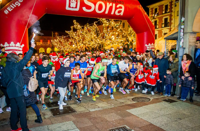 Participantes en la Carrera de Navidad de Soria. MARIO TEJEDOR (32)