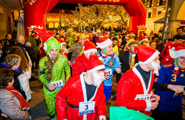 Participantes en la Carrera de Navidad de Soria. MARIO TEJEDOR (37)