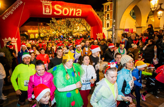 Participantes en la Carrera de Navidad de Soria. MARIO TEJEDOR (41)