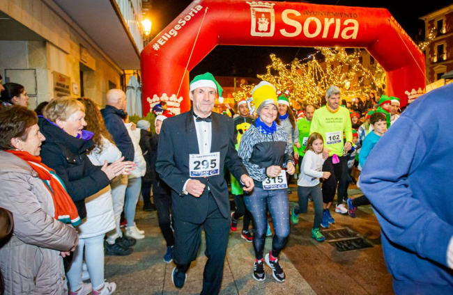 Participantes en la Carrera de Navidad de Soria. MARIO TEJEDOR (42)