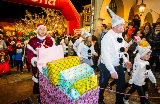 Participantes en la Carrera de Navidad de Soria. MARIO TEJEDOR (58)