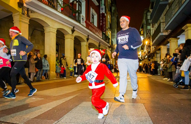 Participantes en la Carrera de Navidad de Soria. MARIO TEJEDOR (73)