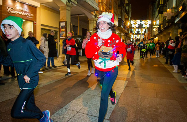 Participantes en la Carrera de Navidad de Soria. MARIO TEJEDOR (77)