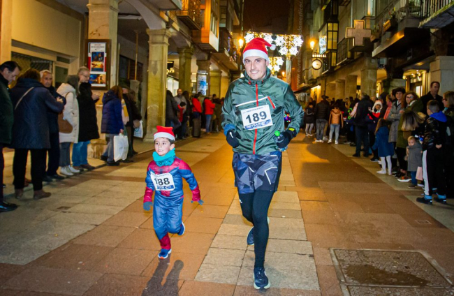 Participantes en la Carrera de Navidad de Soria. MARIO TEJEDOR (76)