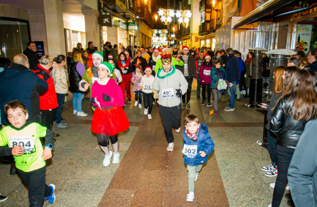Participantes en la Carrera de Navidad de Soria. MARIO TEJEDOR (82)