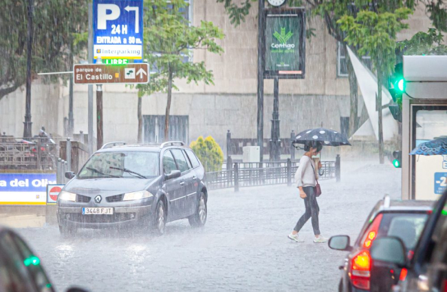 Lluvias intensas en la capital. MARIO TEJEDOR