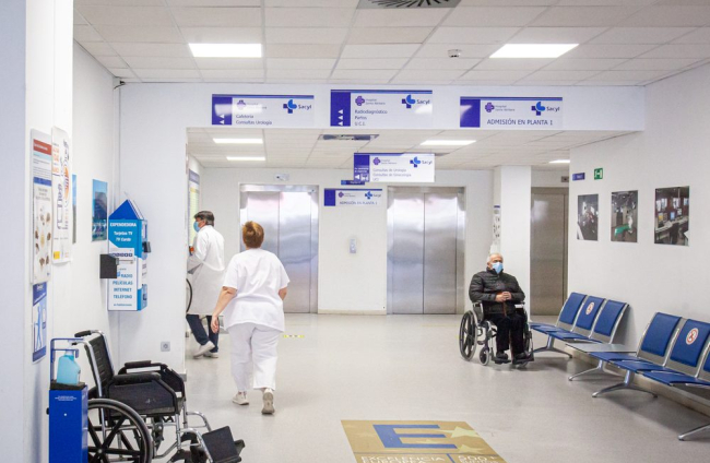 Visita del Consejero de Sanidad al Hospital Santa Bárbara. MARIO TEJEDOR (2)