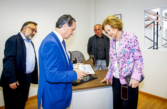 Visita de la Reina Dª Sofía al Banco de Alimentos de Soria.
