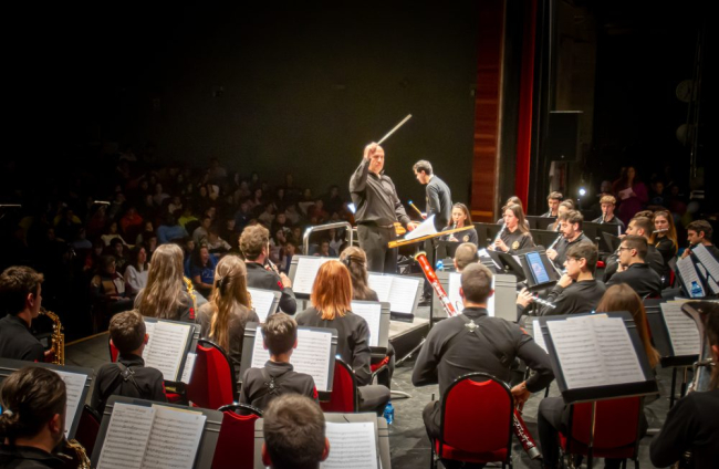 Concierto didáctico de la Banda Municipal de Música. MARIO TEJEDOR (10)