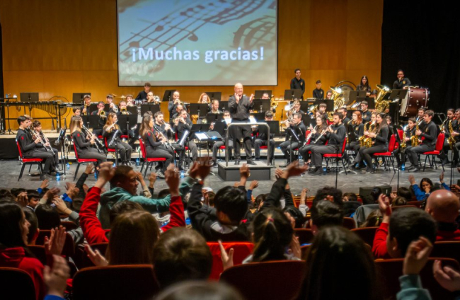 Concierto didáctico de la Banda Municipal de Música. MARIO TEJEDOR (2)
