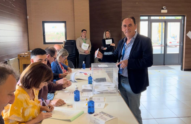 Votaciones en los pueblos para los ayuntamientos del mundo rural. MARIO TEJEDOR