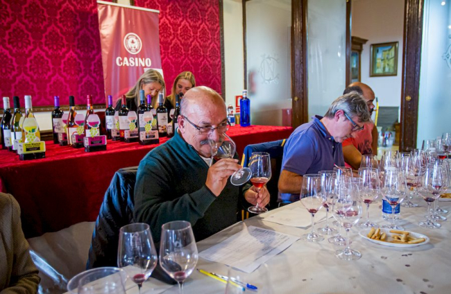 Concurso de vinos caseros en el Casino. MARIO TEJEDOR (23)
