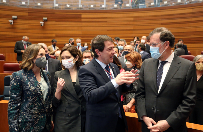 Mañueco, Isabel Díaz Ayuso, Cuca Gamarra, y Mariano Rajoy.