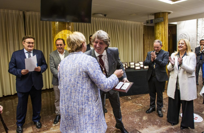 El Ayuntamiento de Soria entrega placas de agradecimiento a los Jurados de 2022. MARIO TEJEDOR (20)
