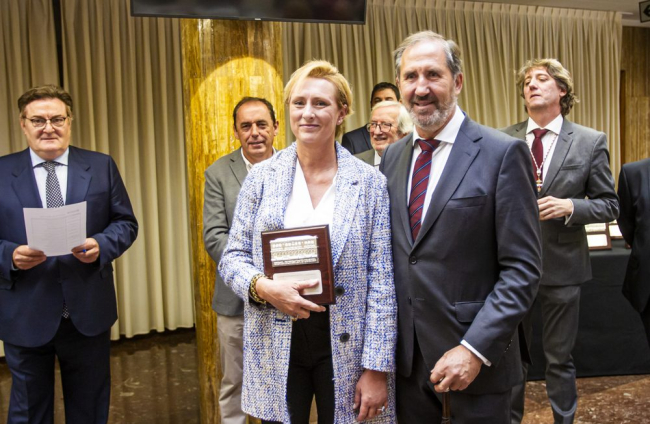 El Ayuntamiento de Soria entrega placas de agradecimiento a los Jurados de 2022. MARIO TEJEDOR (21)