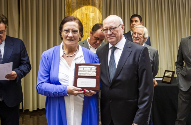 El Ayuntamiento de Soria entrega placas de agradecimiento a los Jurados de 2022. MARIO TEJEDOR (23)