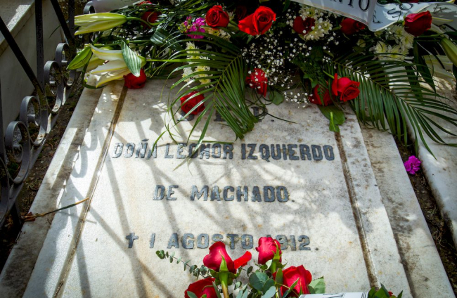 Los alumnos del IES Machado visitan la tumba y la capilla de Leonor. MARIO TEJEDOR (7)