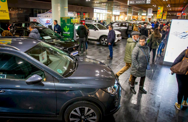 Feria de vehículos en las Camaretas. MARIO TEJEDOR (12)