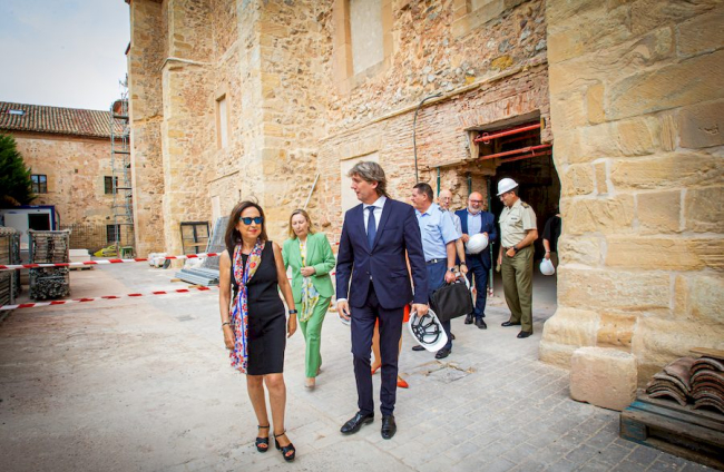 Visita de la ministra de Defensa Margarita Robles. MARIO TEJEDOR (62)