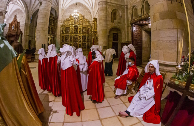 Procesión General de la Cofradía del Santo Entierro de Cristo - MARIO TEJEDOR (4)