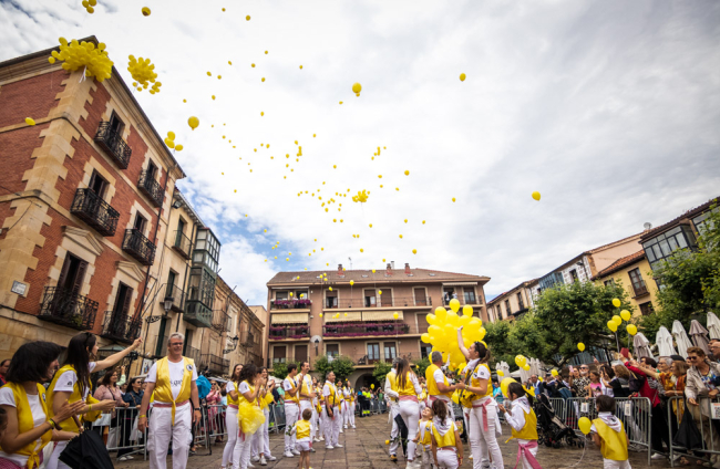 Lunes de Bailas por la mañana, último día de San Juan 2023 en Soria.